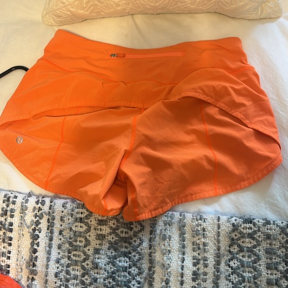 Lululemon speed up shorts 3” - Picture 2 of 3